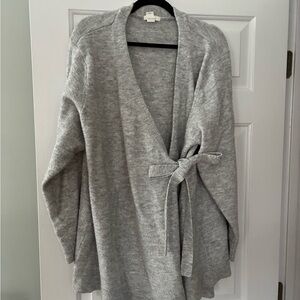 Elegant Gray Cardigan with Tie Detail
